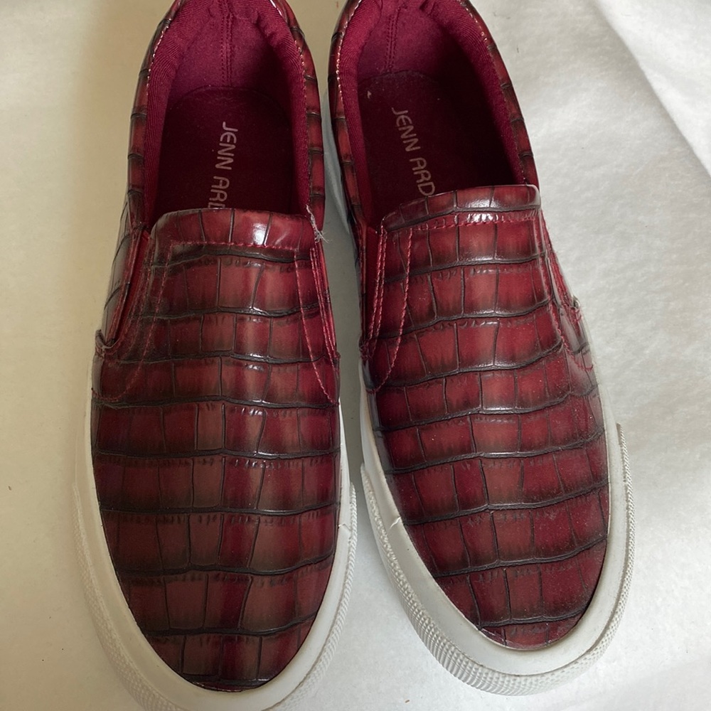 Jenn Ardor burgundy skin slip on shoes. New size 7